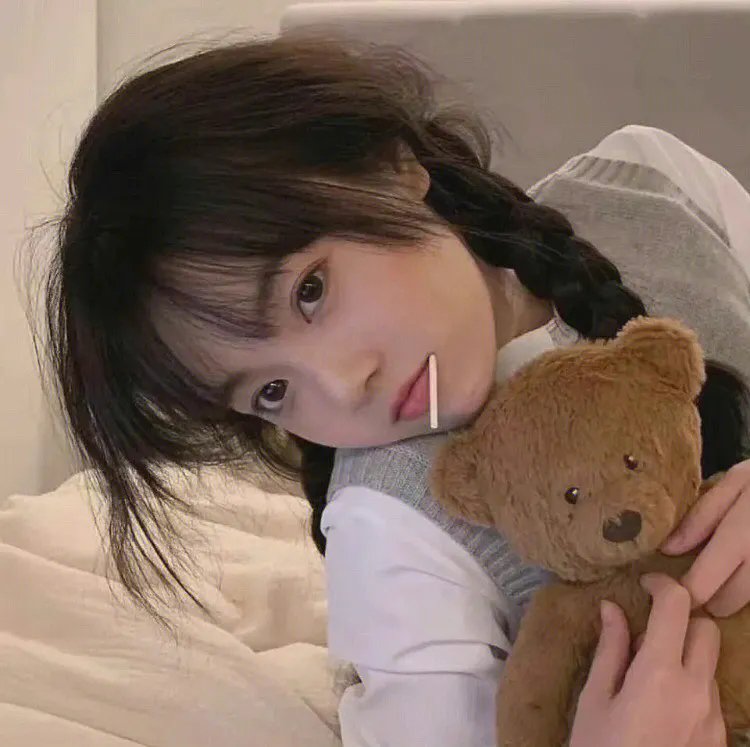 隐婚后，她成了豪门萌宝的亲妈